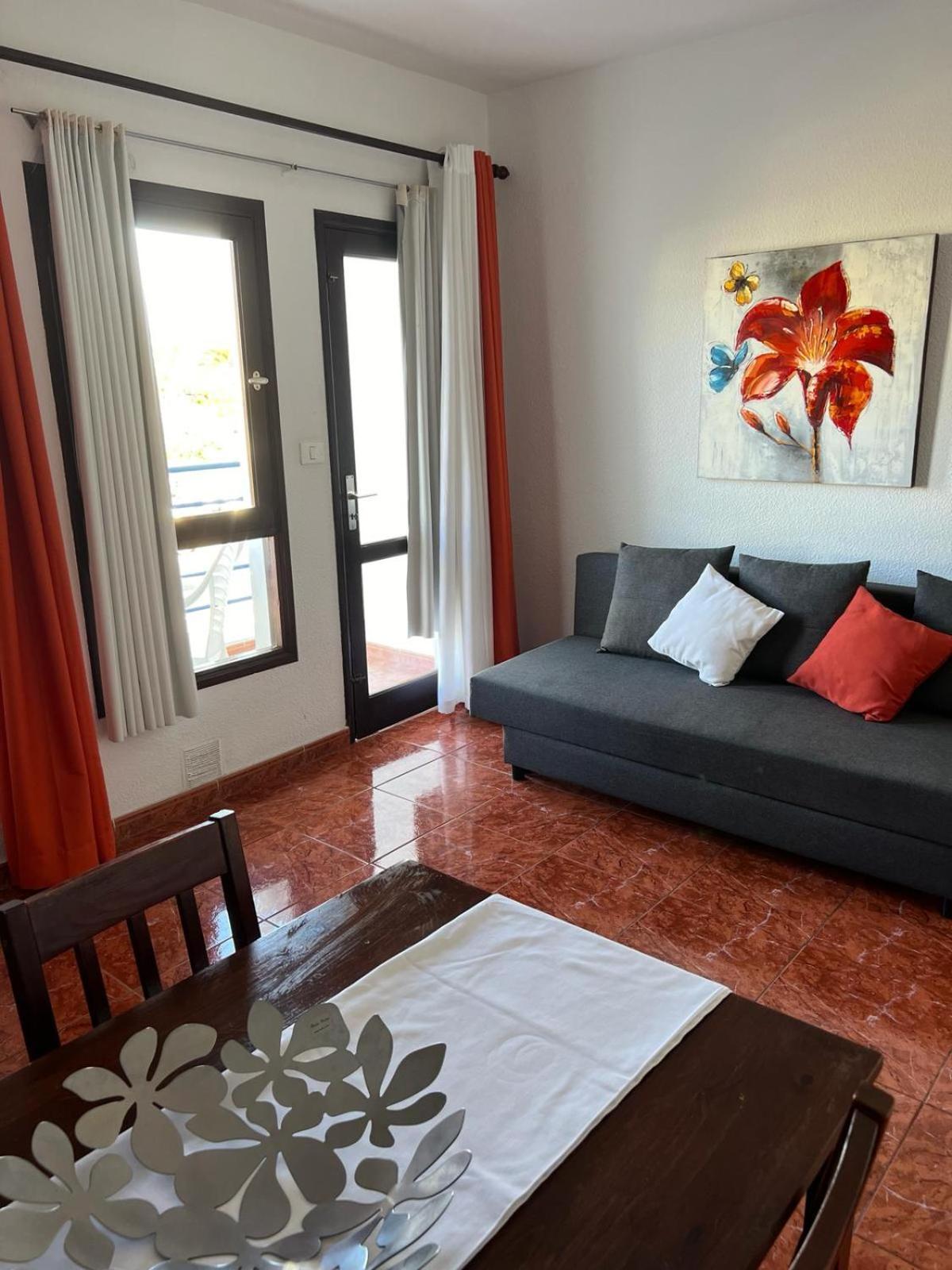 Apartamentos Funchal Los Cristianos  Esterno foto