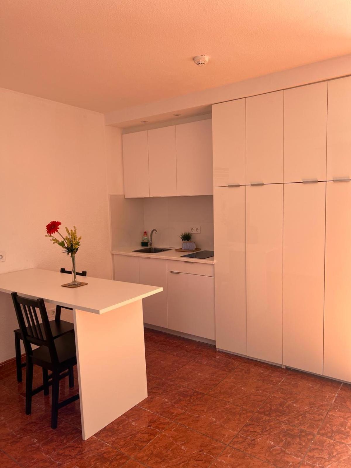 Apartamentos Funchal Los Cristianos  Esterno foto