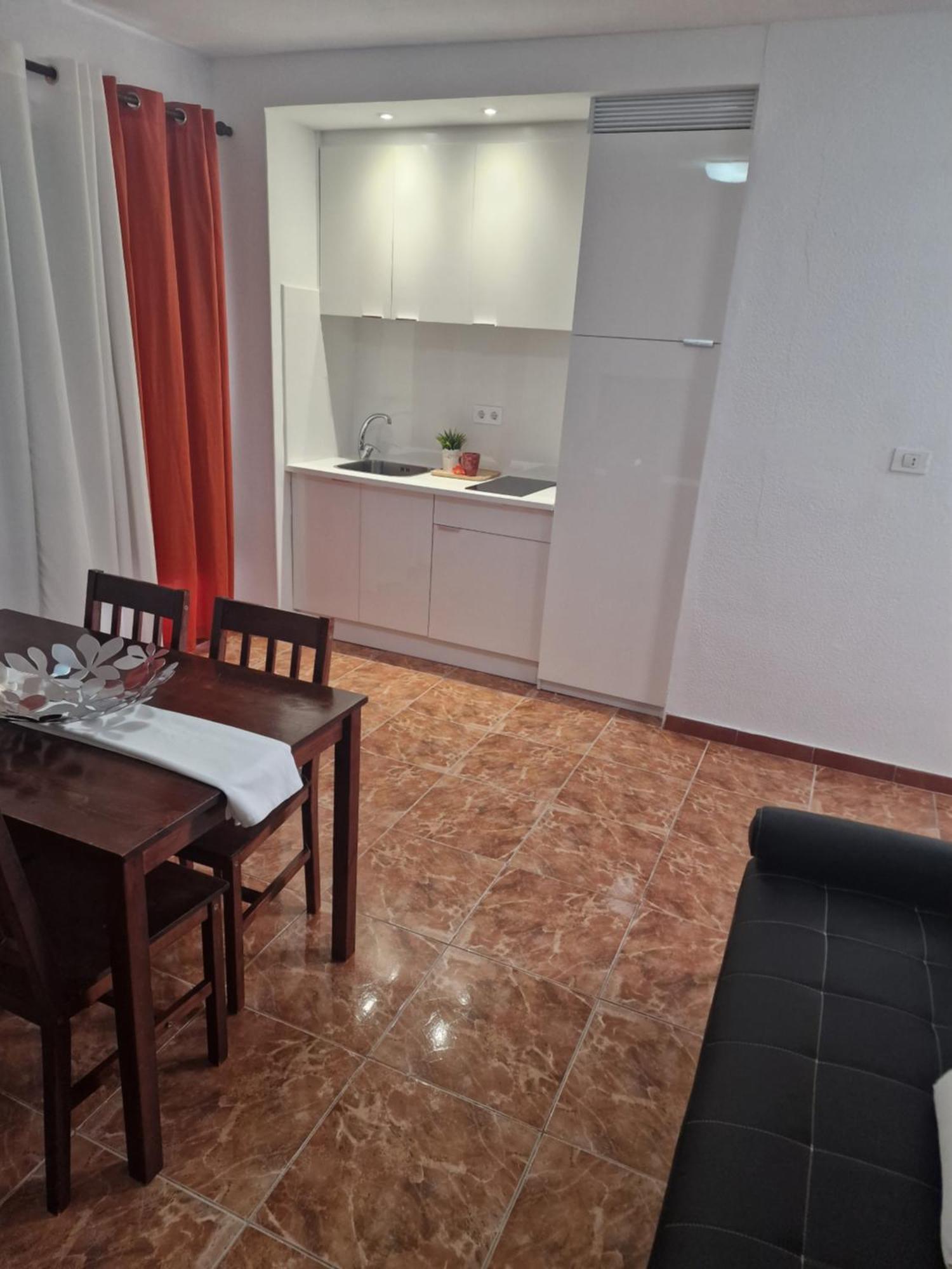 Apartamentos Funchal Los Cristianos  Camera foto