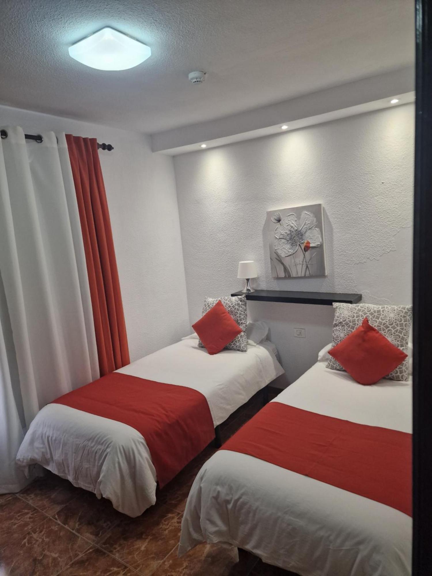 Apartamentos Funchal Los Cristianos  Camera foto